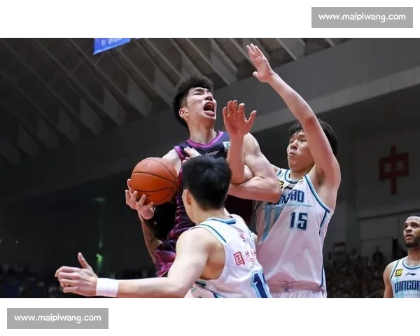 CBA赛场风云再起劲旅争锋激烈对决引球迷狂热关注
